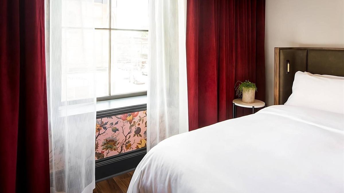 Riverside Hotel | Comfort and Convenience! On-Site Bar, Pet-Friendly, Near Distillery District