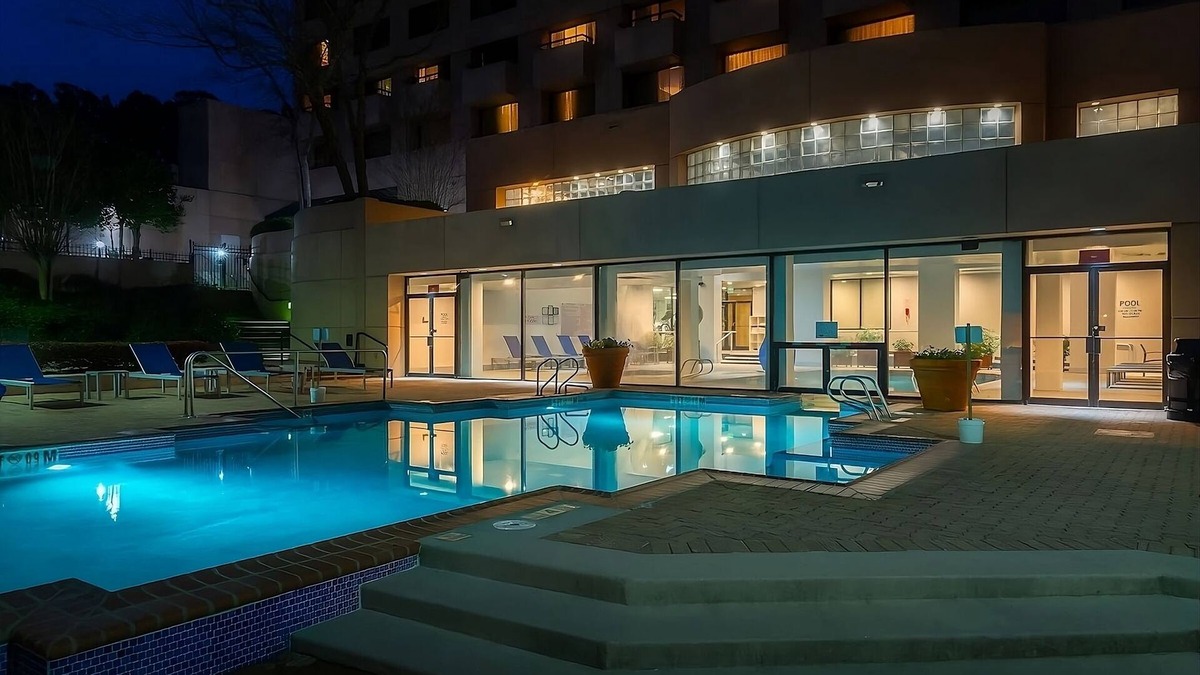 Gwinnett Place Hotel | Comfort and Convenience! Accessible and stylish unit awaits for your stay