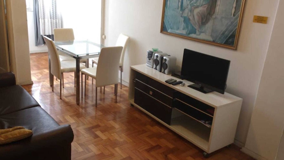 Copacabana Apartment | Comfort and good location in Posto 6
