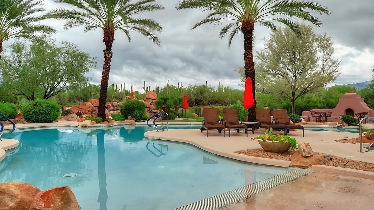 Cave Creek Hotel | Comfort and Relaxation! Swimming Pool, Full Kitchen, Free Parking!