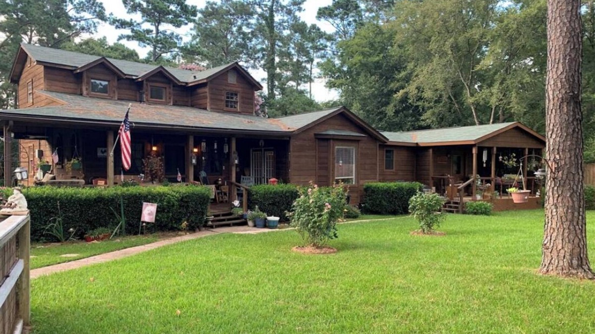 Magnolia House | Comfort and Serenity.Long Term Stays Considered.