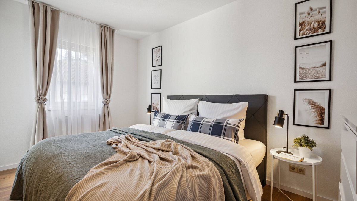 Neunkirchen Apartment | Comfort Apartment-up to 4 pers-Neunkirchen City-Parking lot-Garage-WiFi-Bathroom-Balcony
