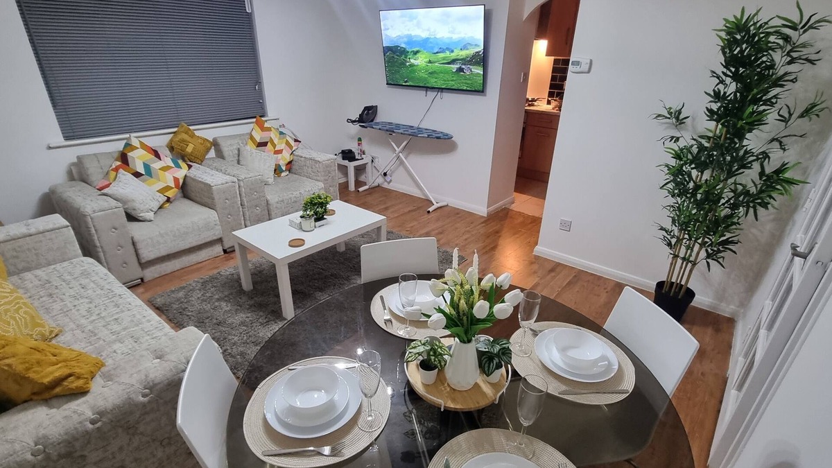 Dudden Hill Apartment | Comfort at Enchanted Dwellings