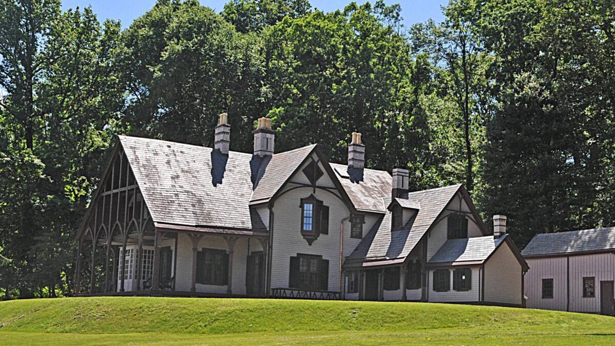 Parsippany House | Comfort & Convenience! Free Parking, Free Breakfast & Pet-friendly Property!