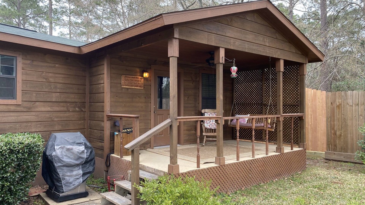 Magnolia House | Comfort & Charm.Long Term Stays Considered.