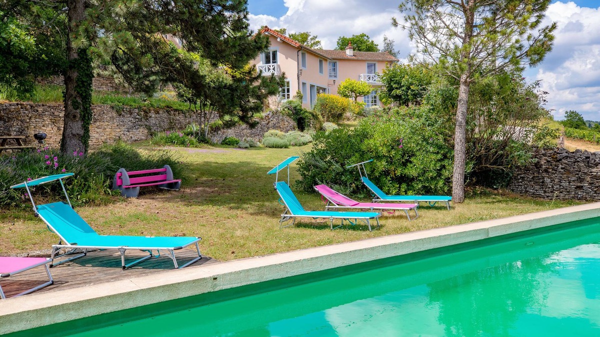 Beaune House | COMFORT, CHARM, POOL AND EXCEPTIONAL VIEW