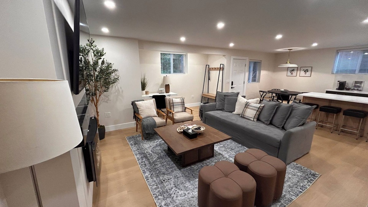 Langley House | Comfort & Convenience Near Endless Local Amenities