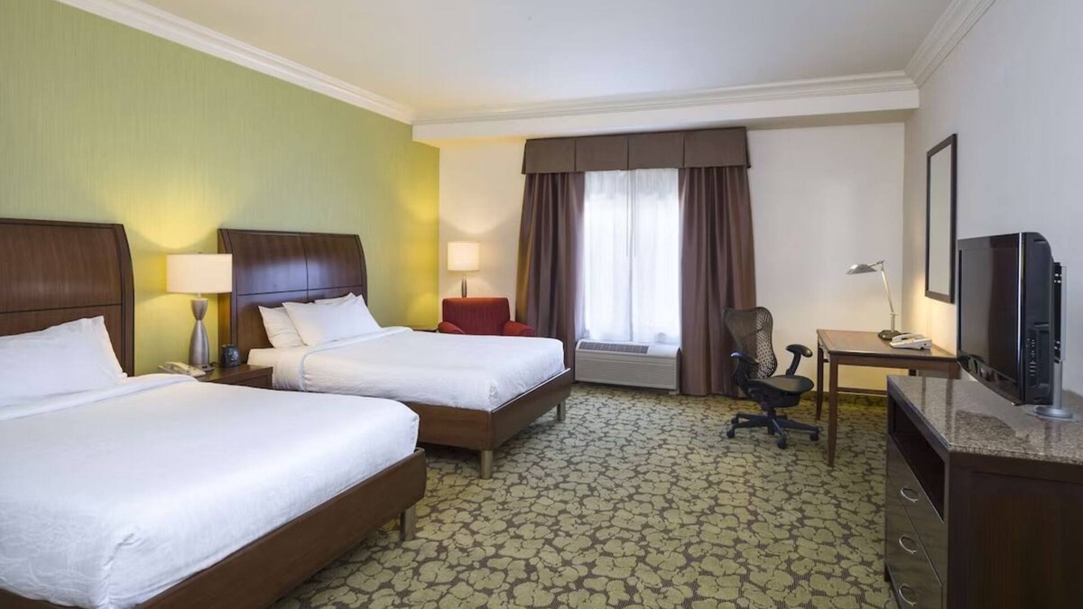 Hopelawn Hotel | Comfort & Convenience near Rutgers University | Free Wi-Fi, Free Parking & Pool