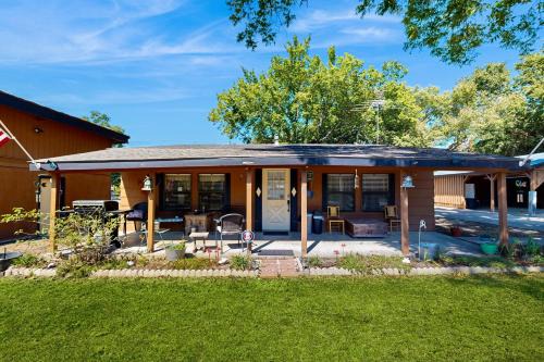 Longtown House | Comfort Cove