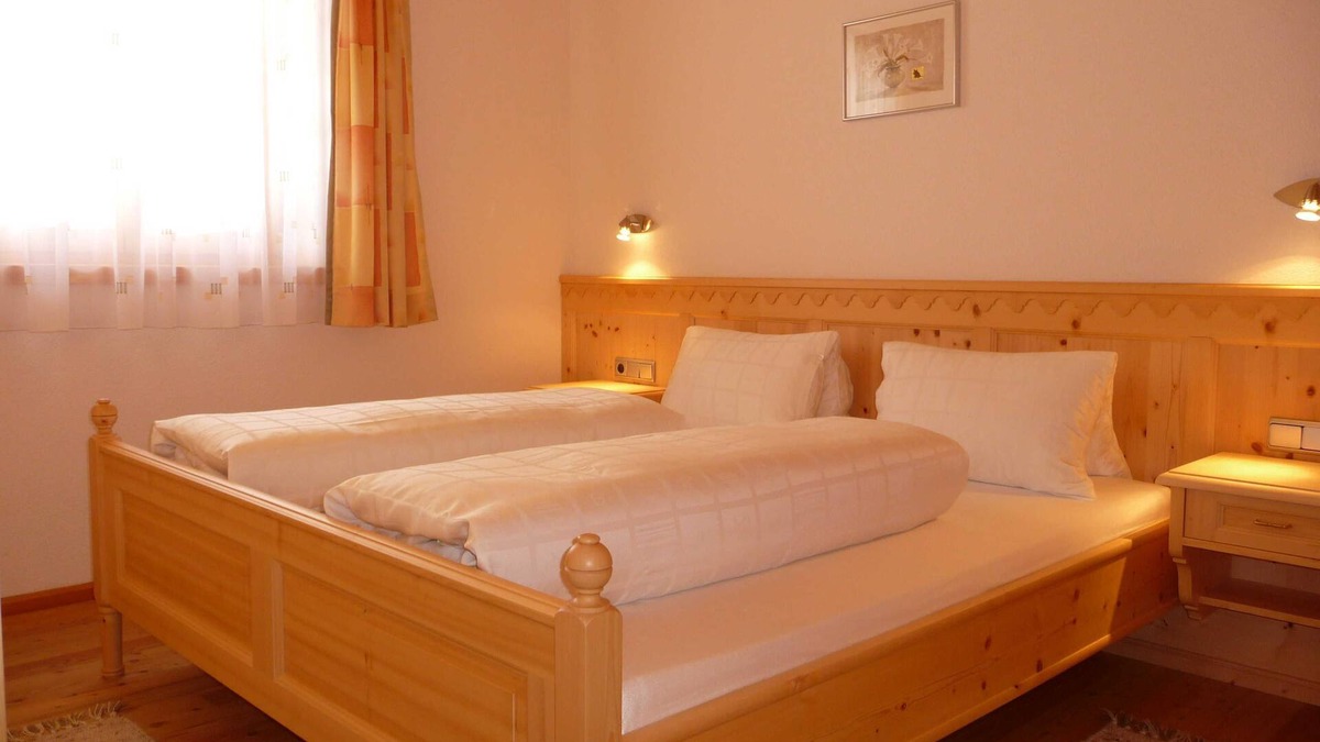 Innervillgraten Apartment | Comfort double room - Apartmenthaus Gutwenger - Selmerhof
