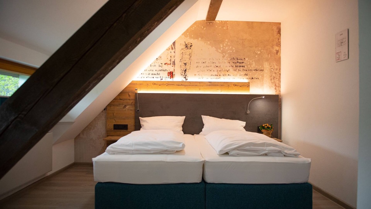 Holzschlag Apartment | Comfort double room with balcony for 3 persons
