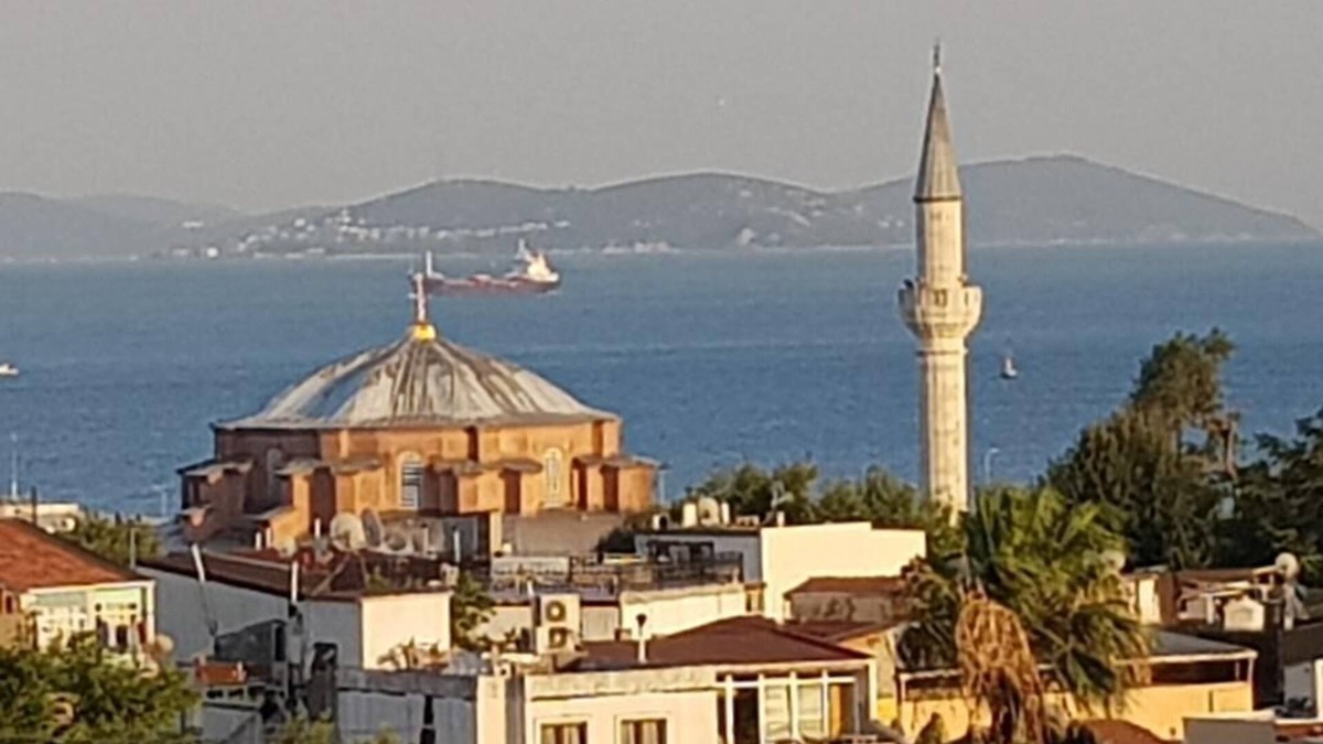 Emin Sinan Apartment | Comfort Family Room with Kichenette