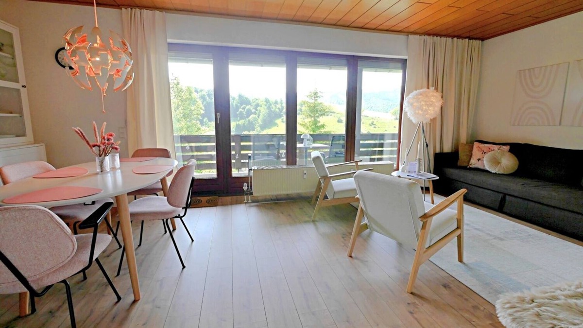 Schwalefeld Apartment | Comfort holiday flat Schöner Ausblick* with balcony