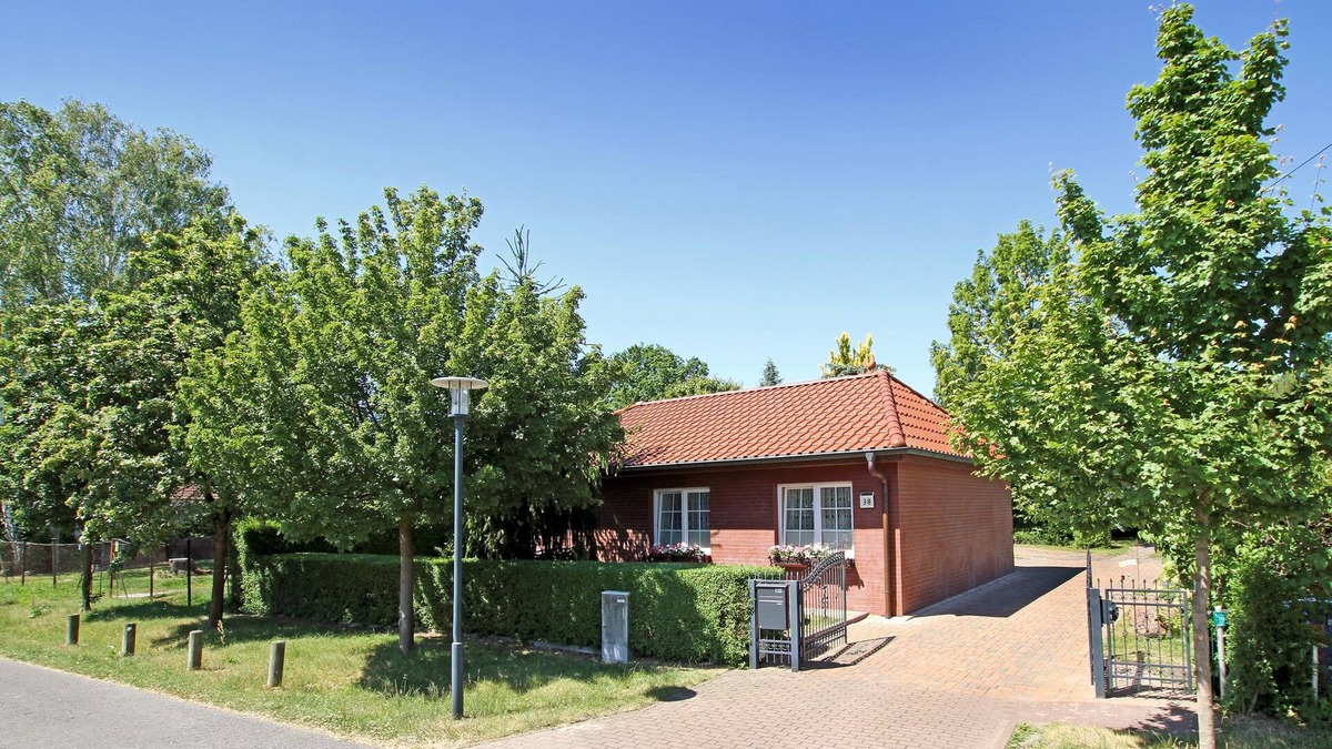 Honower Siedlung House | Comfort holiday home in Berlin, in a quiet convenient suburban location S- and subway