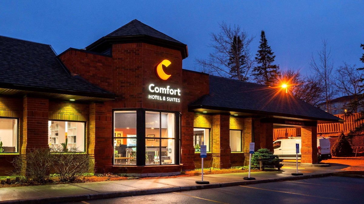 Peterborough Hotel | Comfort Hotel & Suites