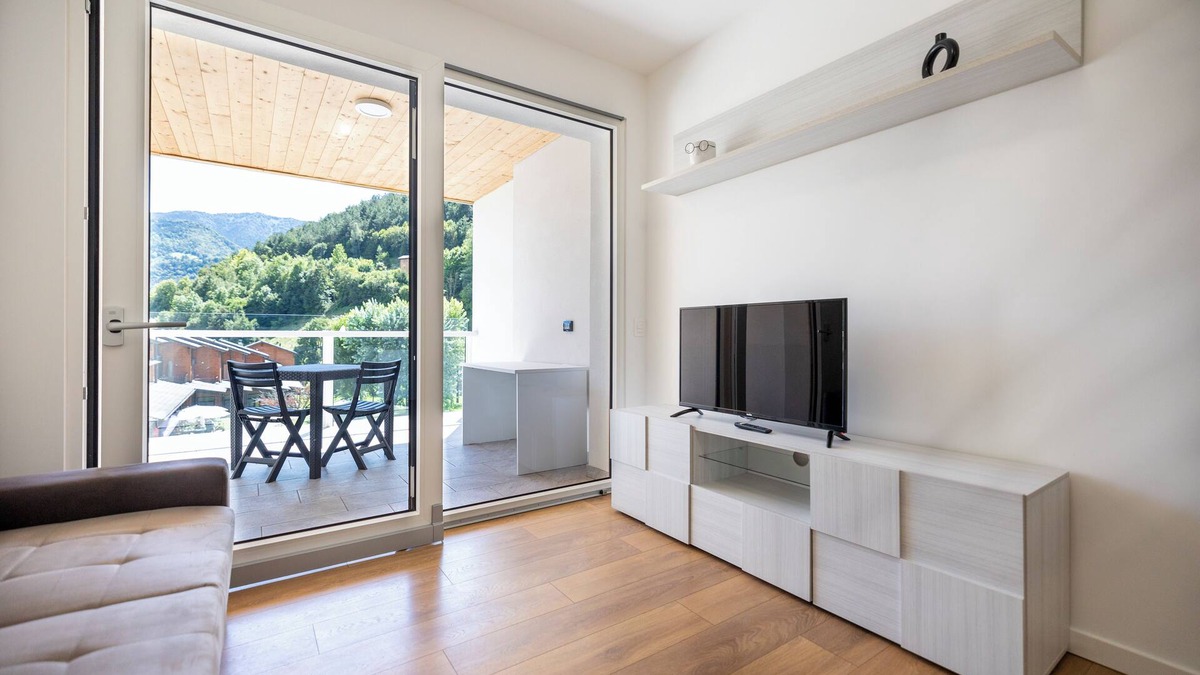Clusone Apartment | Comfort House in downtown with box with modern finishes and mountain views