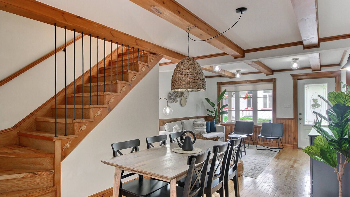 Desjardins House | Comfort in the historic district of Old Lévis - 10 min from ferry to Old Quebec