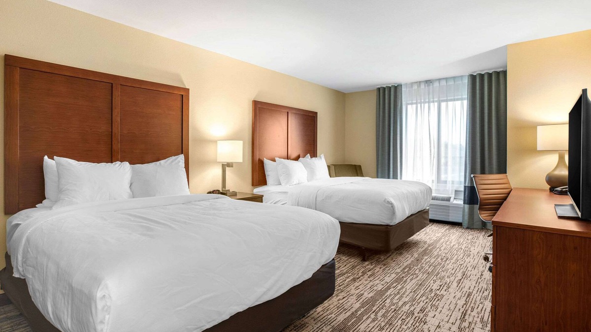 Ames Hotel | Comfort Inn and Suites Ames near ISU Campus