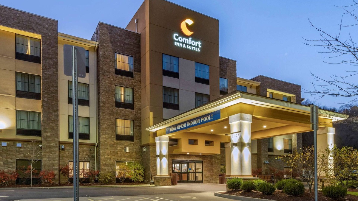 South Hills Hotel | Comfort Inn and Suites