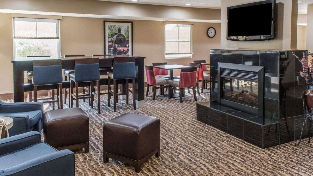 Rostraver Hotel | Comfort Inn Belle Vernon