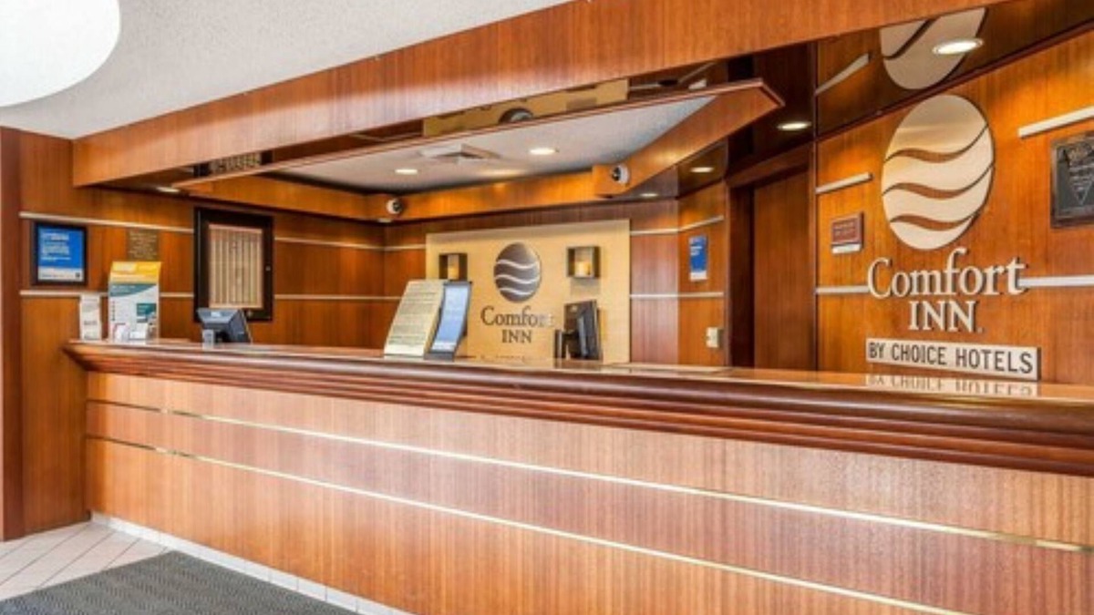 Middleburg Heights Hotel | Comfort Inn Cleveland Airport