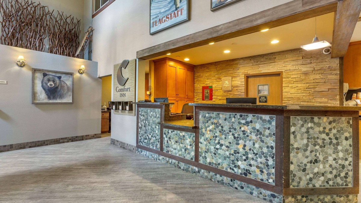 Woodlands Village Hotel | Comfort Inn I-17 And I-40