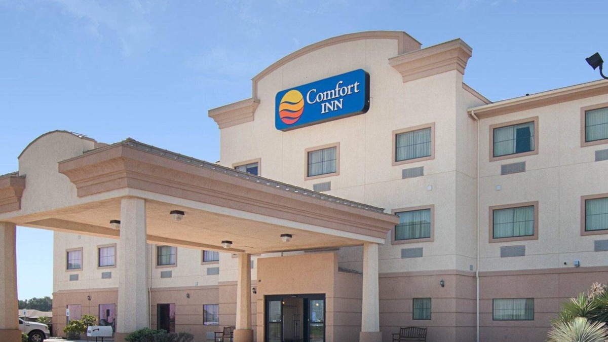 Stanton Hotel | Comfort Inn I-20 Midland Stanton