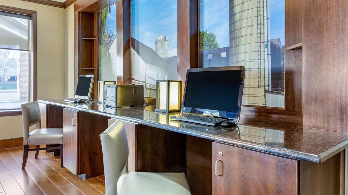 Witmer Hotel | Comfort Inn Lancaster at Rockvale