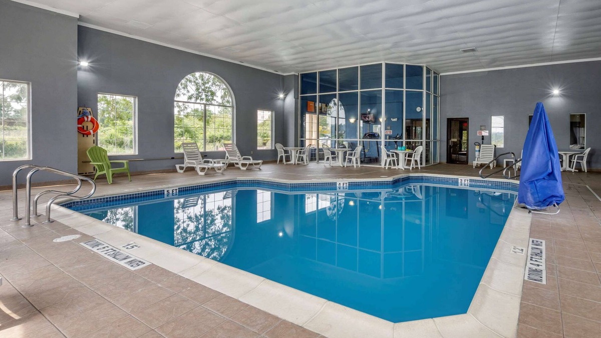 Strabane Hotel | Comfort Inn Meadowlands