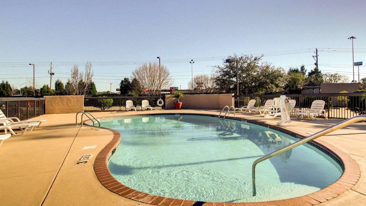 Kreole Hotel | Comfort Inn Moss Point - Pascagoula