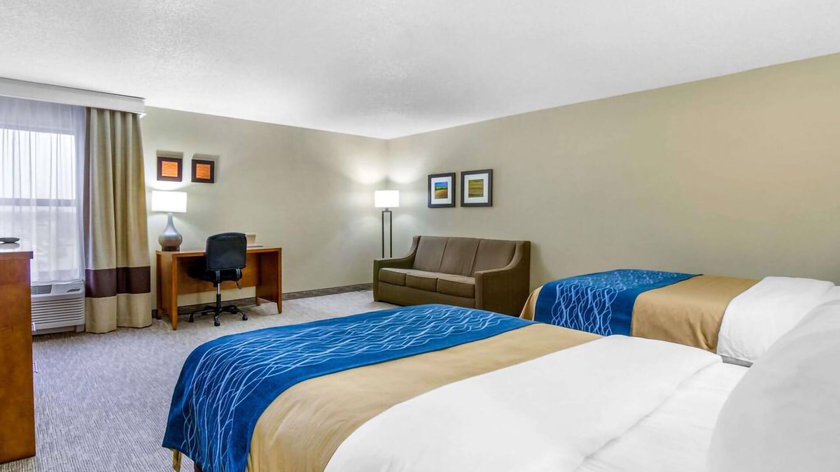 Ottawa Apartment | Comfort Inn Ottawa - Superior Queen Suite with Two Queen Beds - Non Smoking