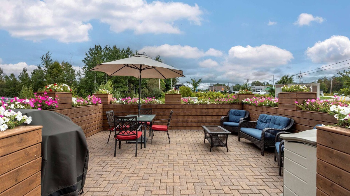 Sturgeon Falls Hotel | Comfort Inn Sturgeon Falls