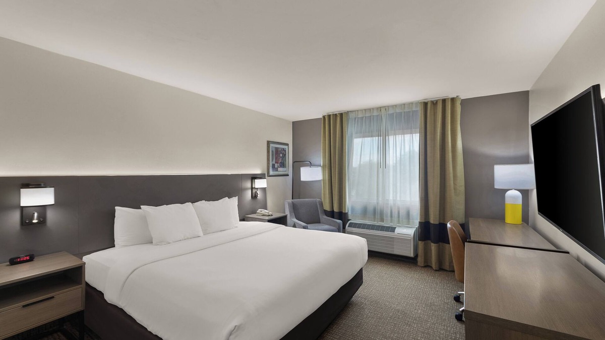 St. Johns Hotel | Comfort Inn & Suites Austin North Loop