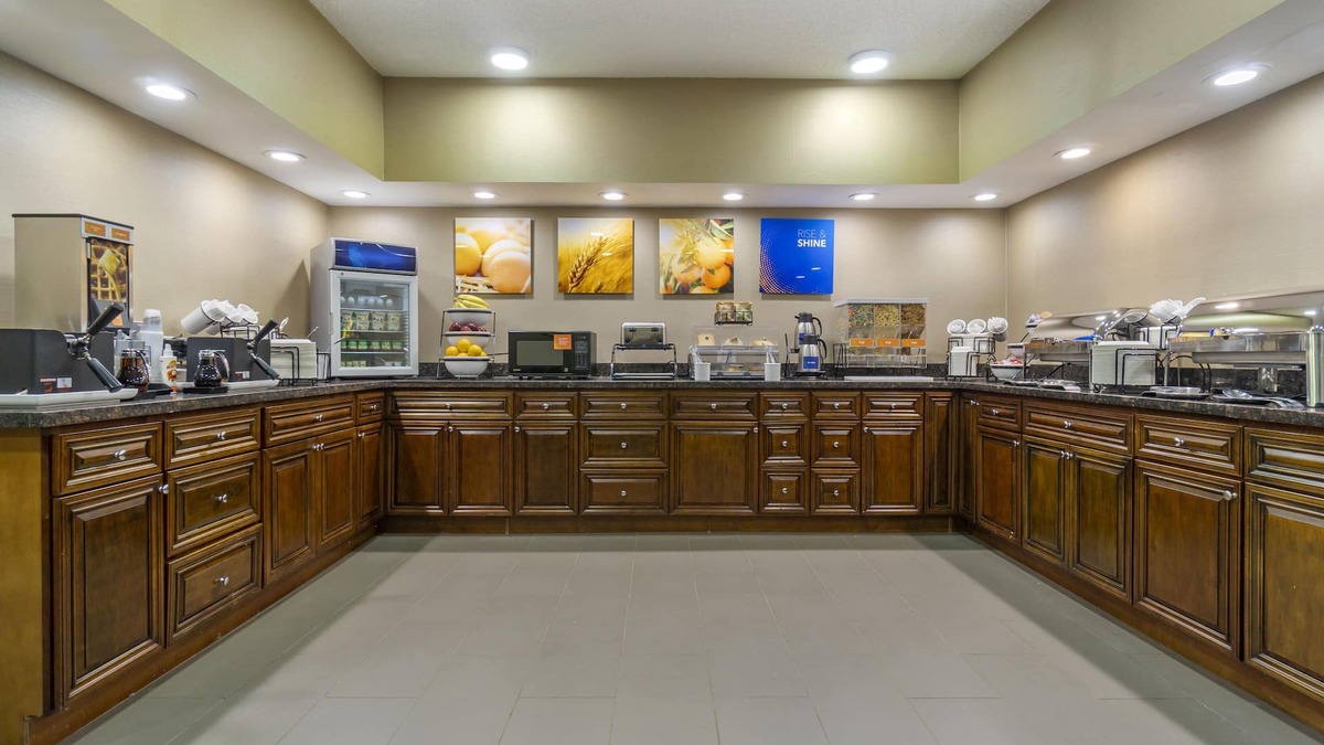 Canyon Park Hotel | Comfort Inn & Suites Bothell - Seattle North