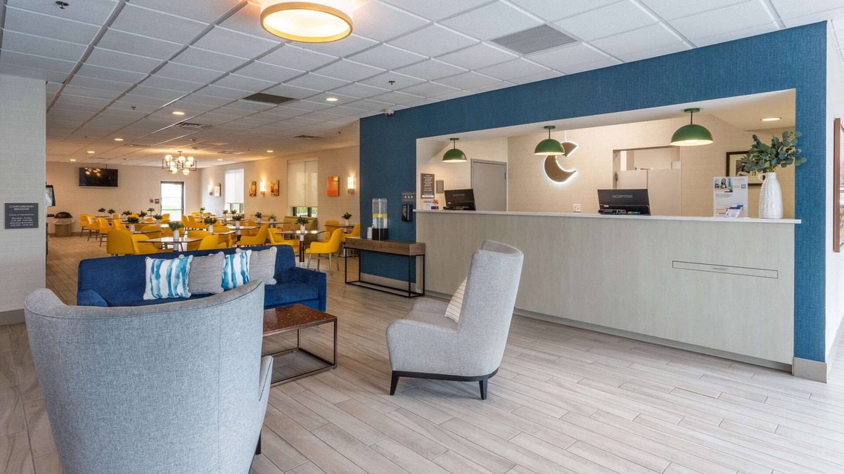 Cheektowaga Hotel | Comfort Inn & Suites Buffalo Airport