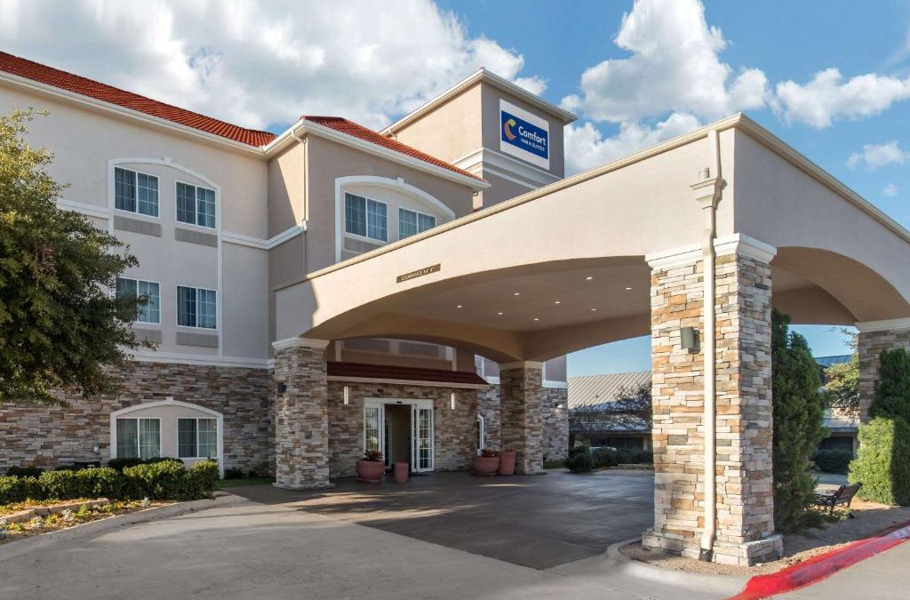 Cedar Hill Hotel | Comfort Inn & Suites Cedar Hill Duncanville