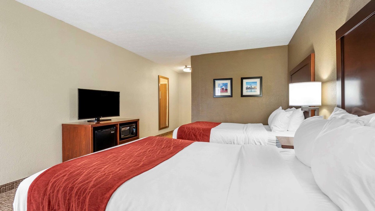 Roselawn Finance Hotel | Comfort Inn & Suites Cincinnati Eastgate