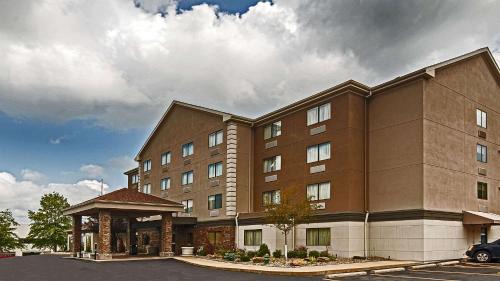 Akron Hotel | Comfort Inn & Suites Copley Akron