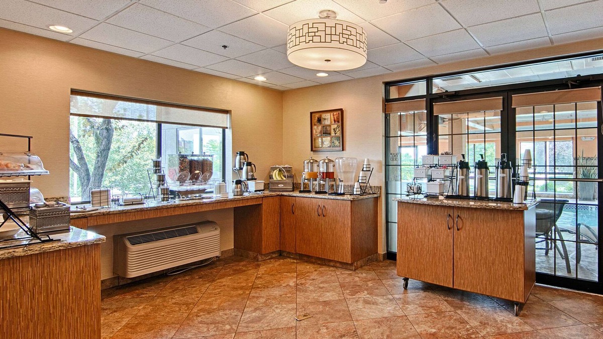 Akron Hotel | Comfort Inn & Suites Copley Akron