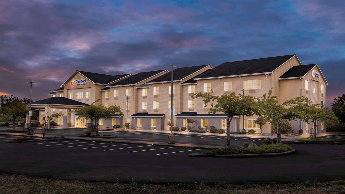 Creswell Hotel | Comfort Inn & Suites Creswell