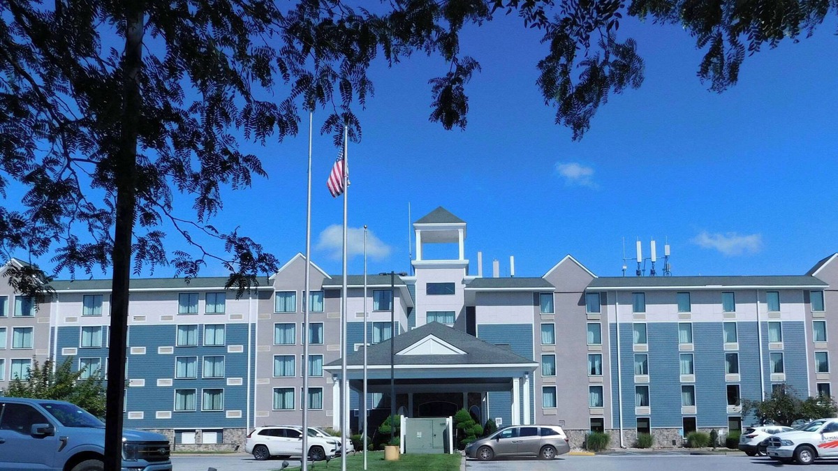 Concordville Hotel | Comfort Inn & Suites Glen Mills - West Chester