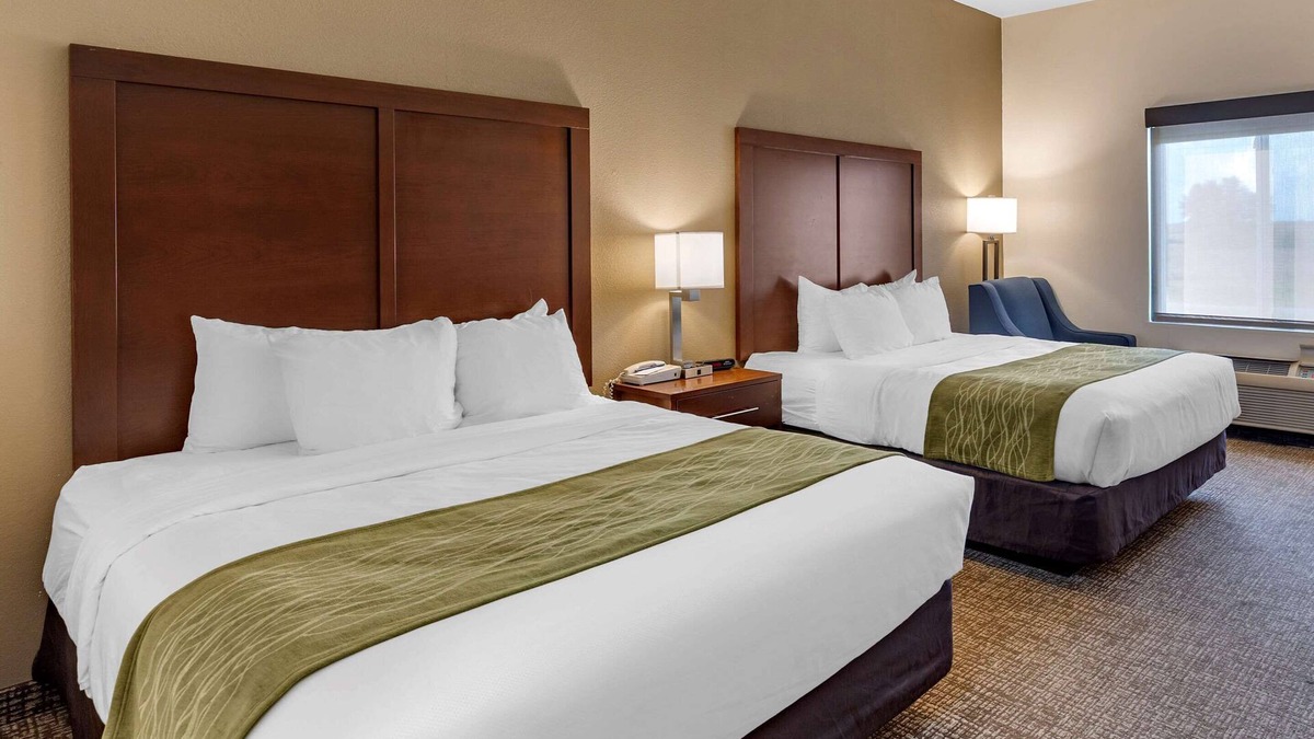 Greenville Hotel | Comfort Inn & Suites Greenville I-70