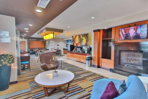 Houston Hotel | Comfort Inn & Suites Houston North - Spring