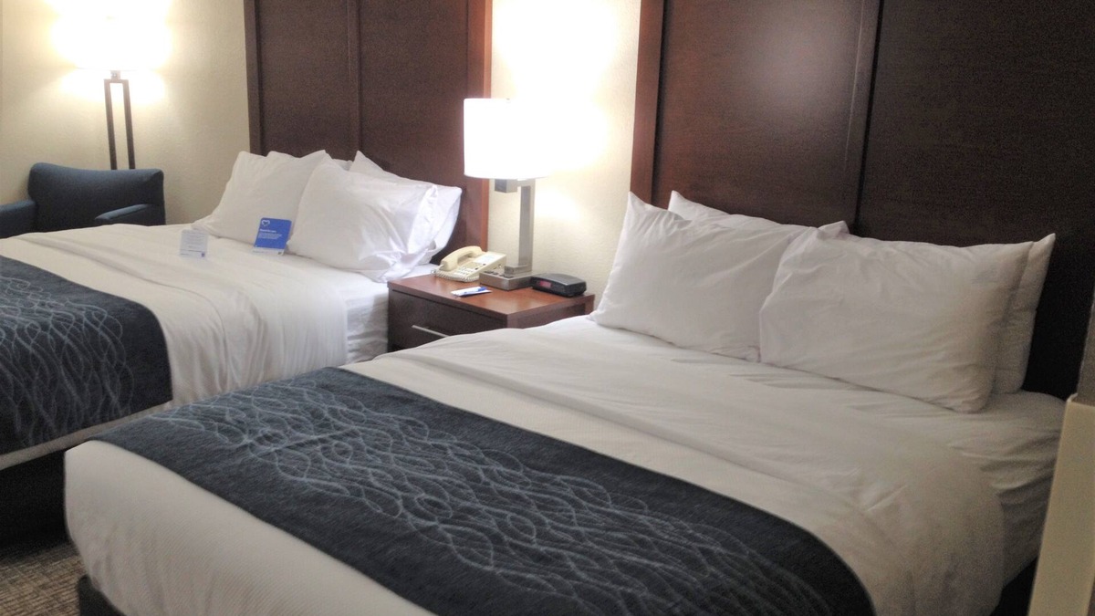 Junction City Hotel | Comfort Inn & Suites Junction City - near Fort Riley