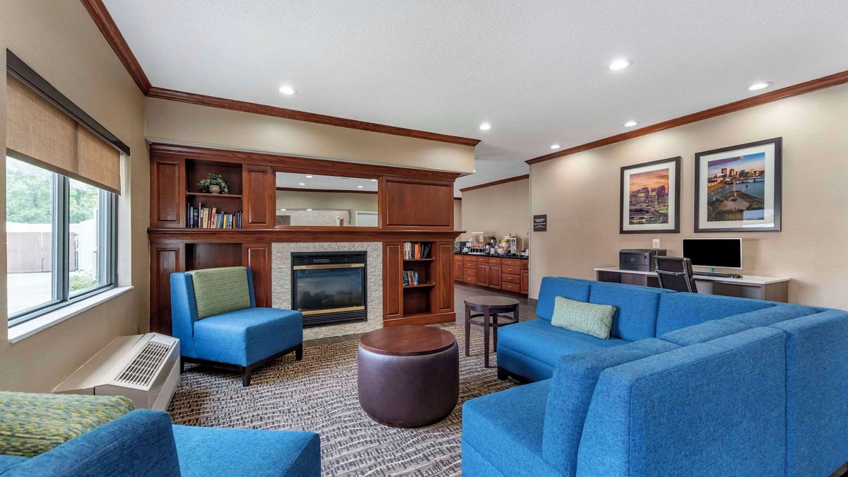 Otterbien Home Hotel | Comfort Inn & Suites Middletown - Franklin