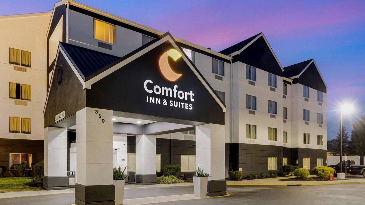 Mount Laurel Hotel | Comfort Inn & Suites Mt. Laurel-Philadelphia