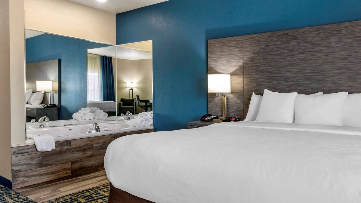 Pauls Valley Hotel | Comfort Inn & Suites Pauls Valley - City Lake