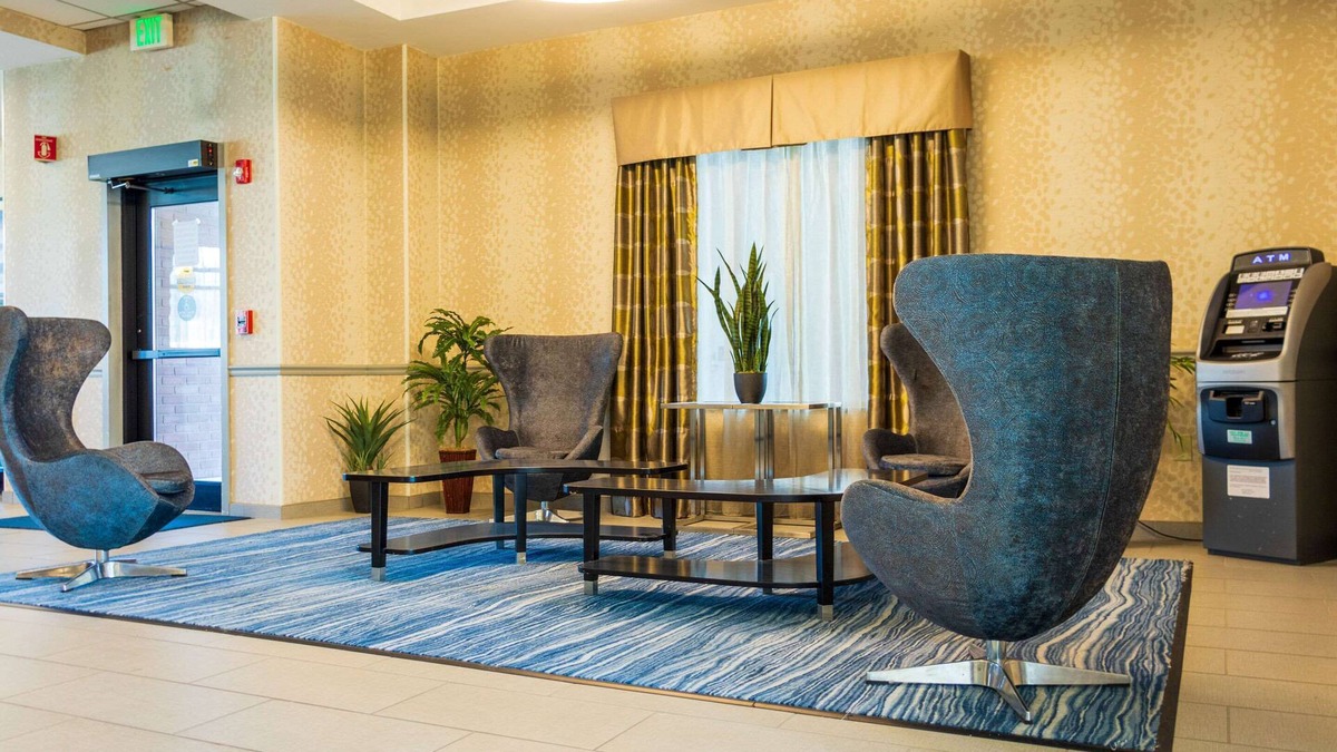 Plainville Hotel | Comfort Inn & Suites Plainville-Foxboro
