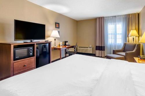 Raphine Hotel | Comfort Inn & Suites Raphine - Lexington near I-81 and I-64