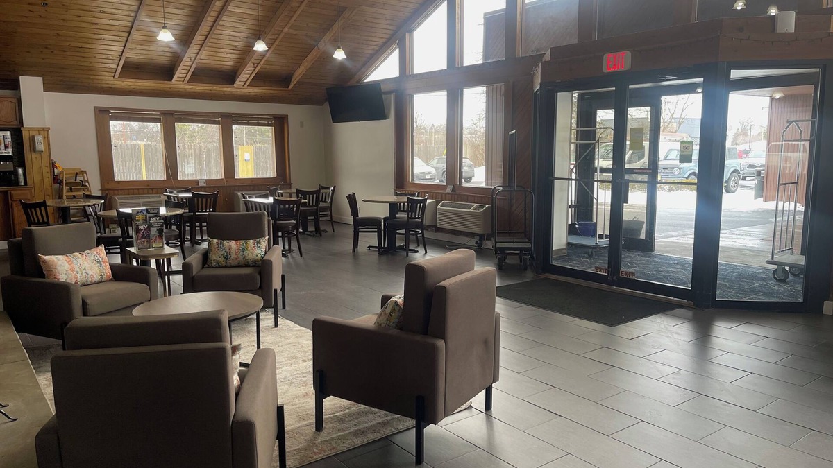 Syracuse Hotel | Comfort Inn & Suites Syracuse-Carrier Circle